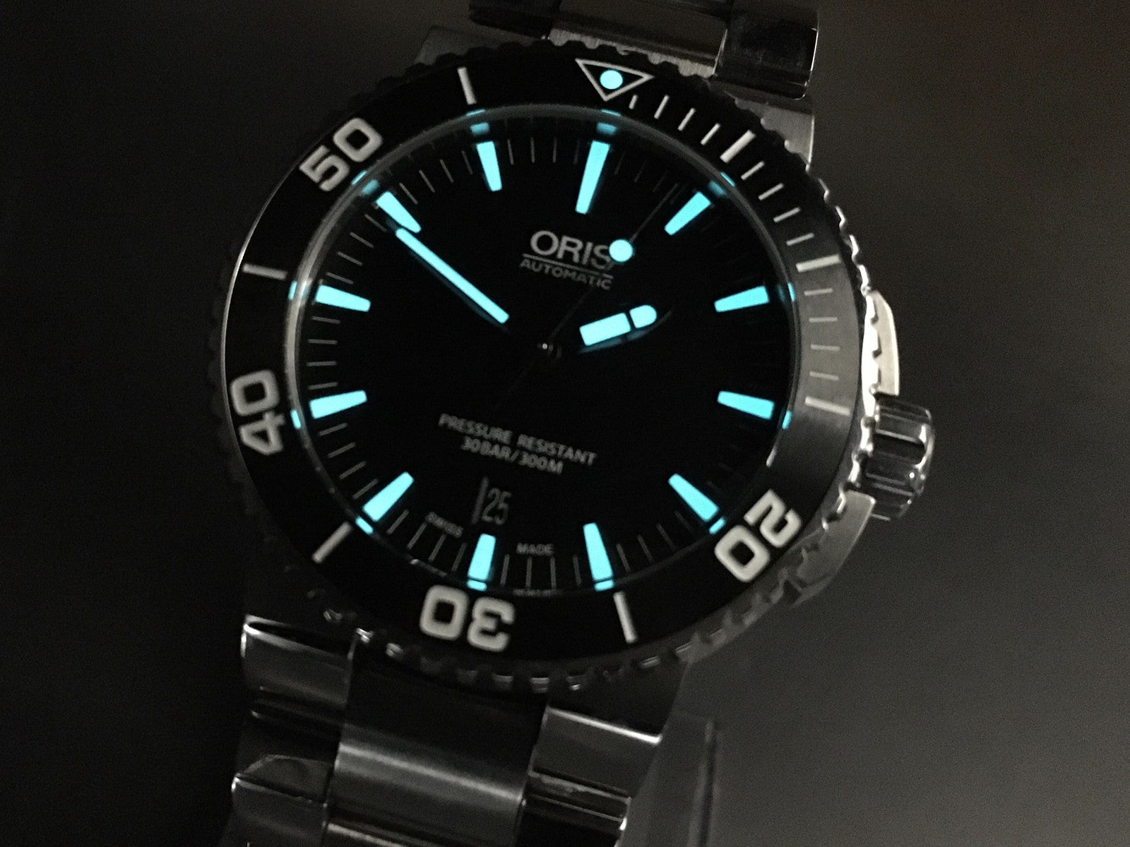 ORIS Aquis Date 7653-04 Automatic Black Dial Men's Watch 43mm From JAPAN Box