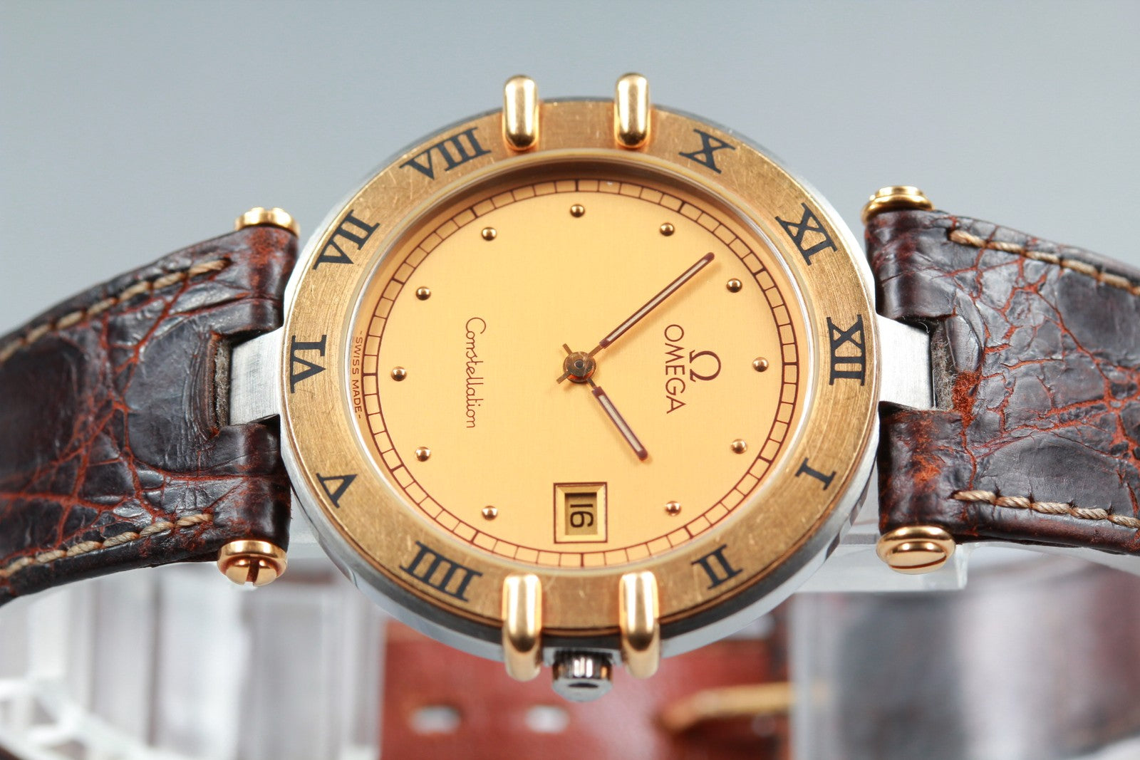 Vintage OMEGA Constellation Cal.1379 Gold Date Quartz Men's Watch 31mm JAPAN