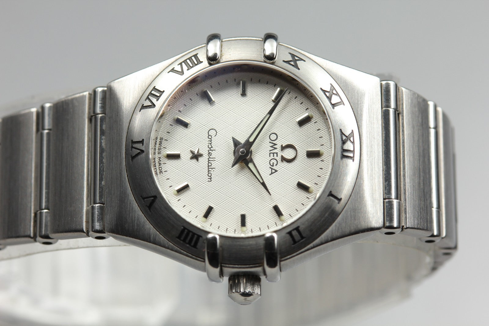 New Batt Vintage OMEGA Constellation Cal.1456 Quartz Silver Womens Watch 22mm JP