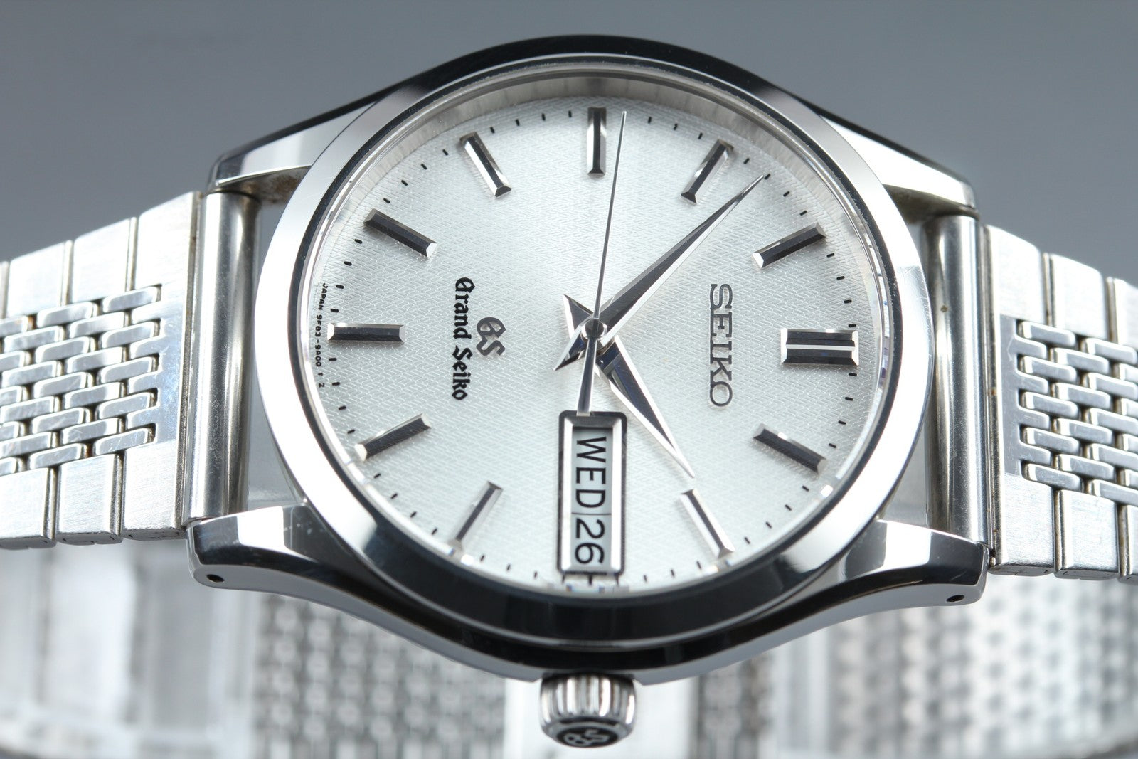 New Batt SEIKO Grand Seiko 9F83-9A00 Silver Quartz Day/Date Men's Watch 36mm JP