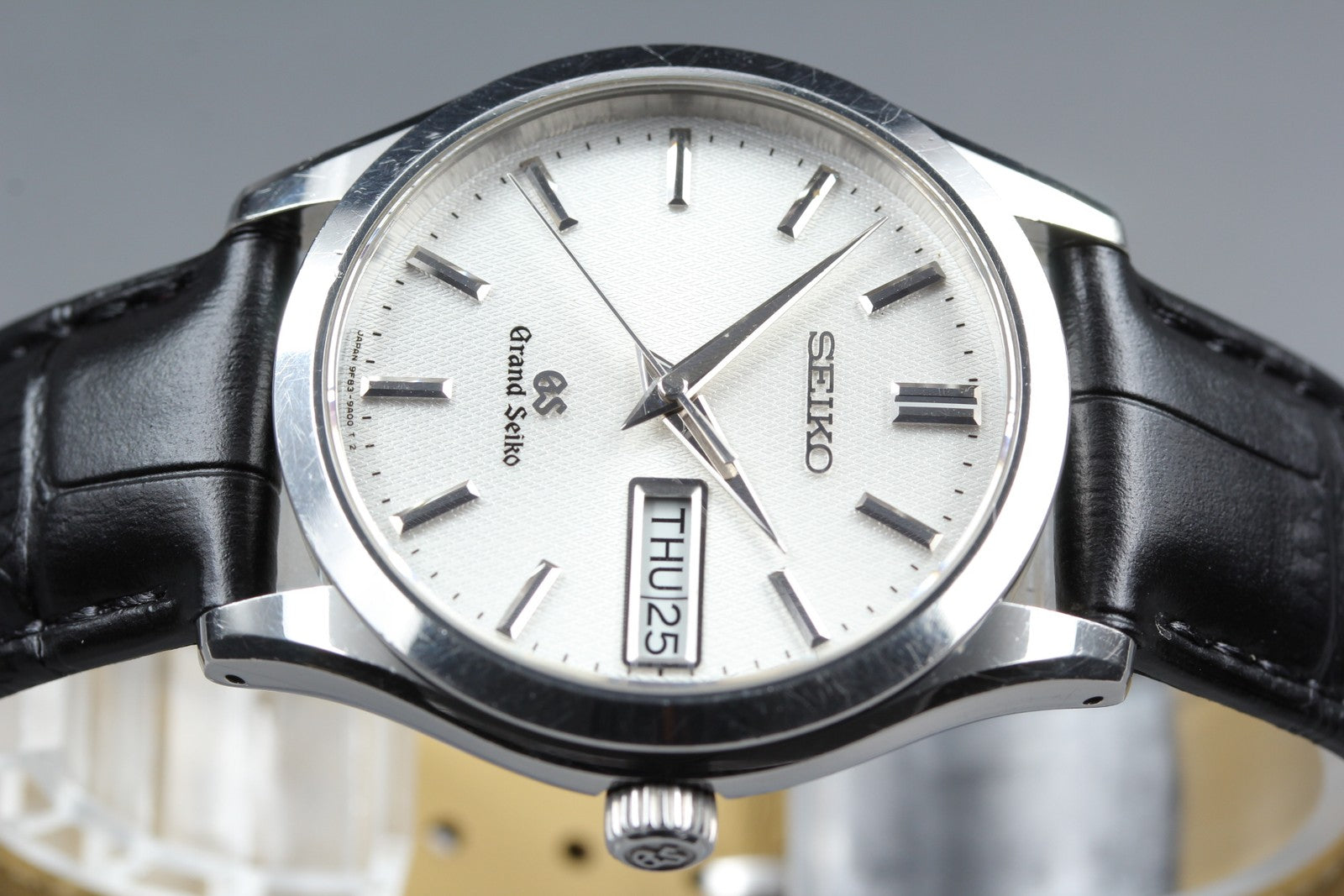 GRAND SEIKO 9F83-9A00 GS 36mm Silver White Day/Date Quartz Men's Watch JAPAN