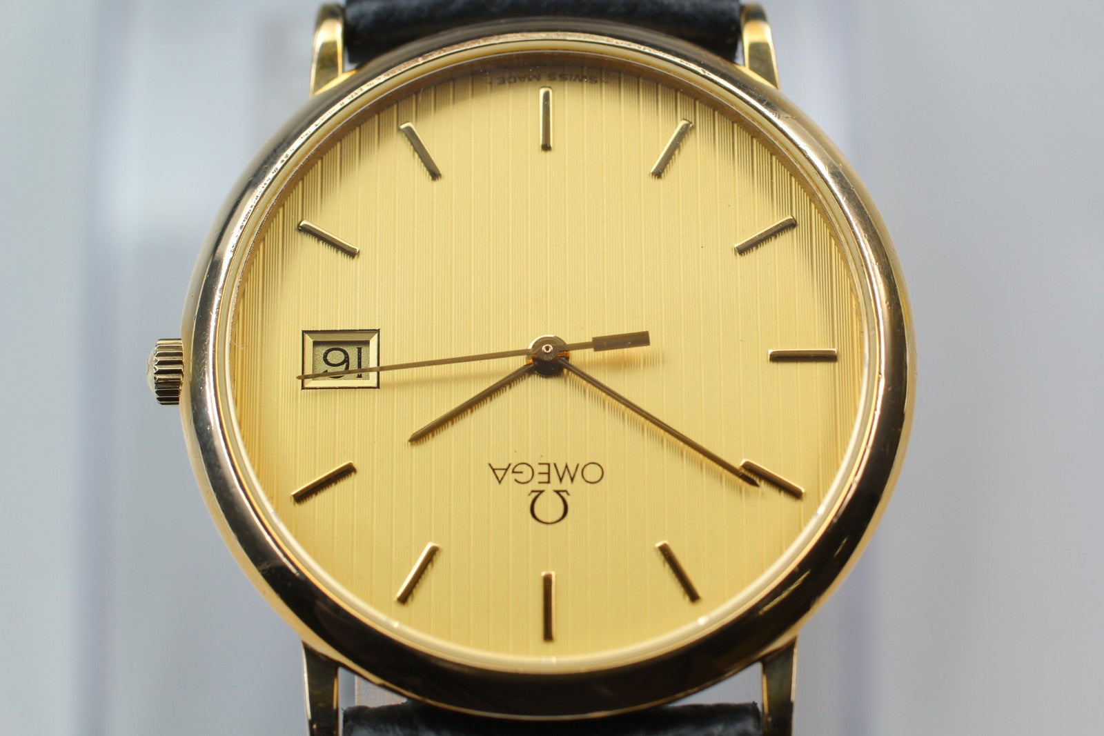 Vintage OMEGA De Ville 196.0312.1 Cal.1430 Gold Black 32mm Quartz Men's Watch