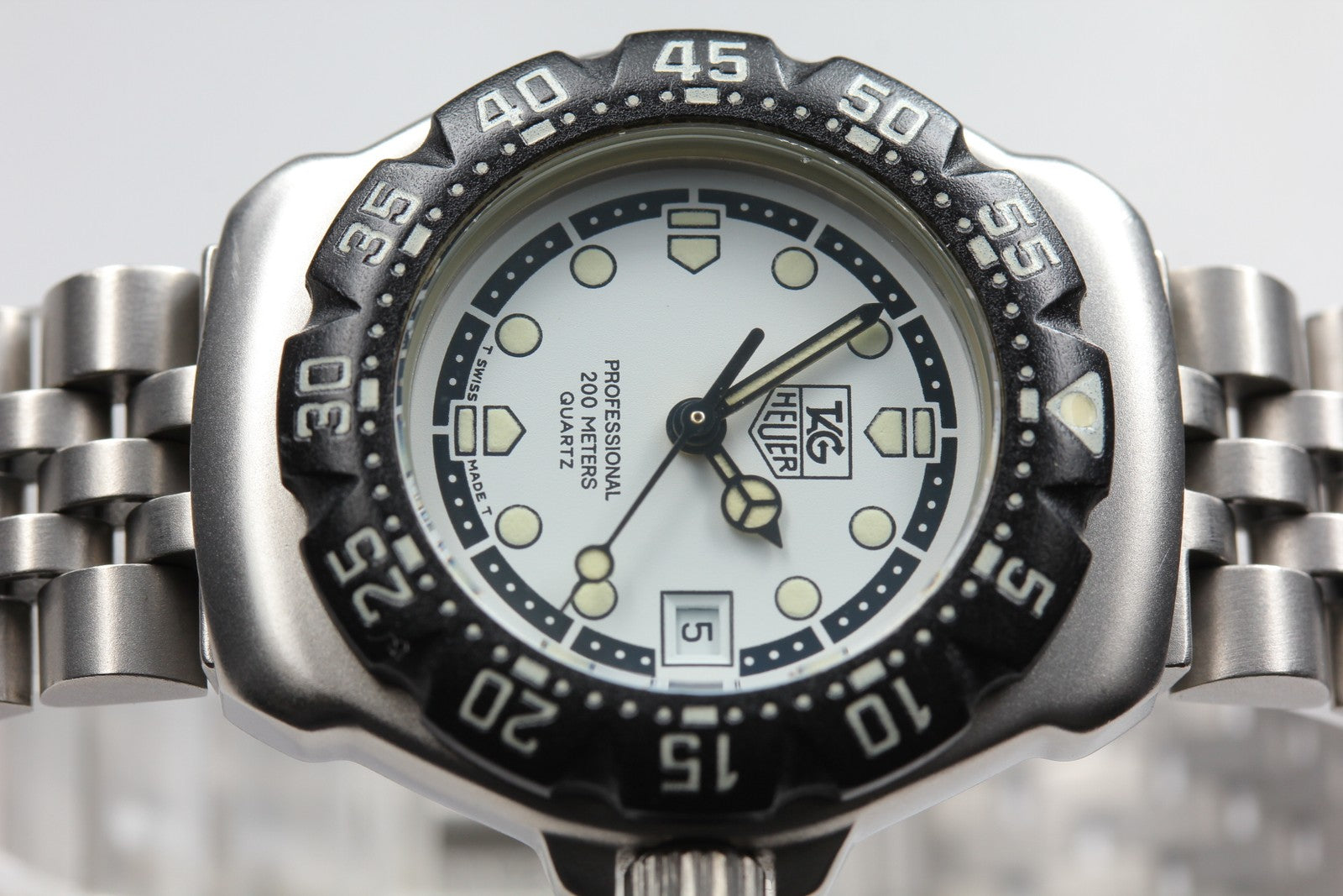 Vintage TAG Heuer Formula 1 WA1418 White Quartz Women's Watch 28mm From JAPAN