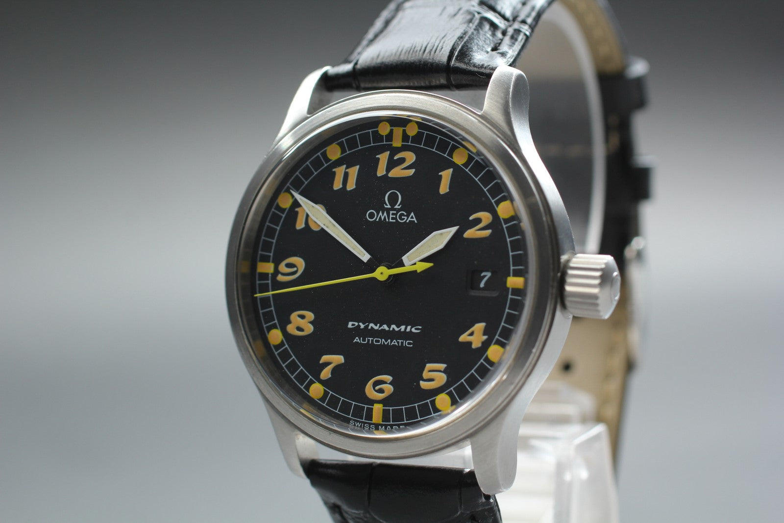 Vintage OMEGA Dynamic 5200.5 Automatic Black Date Men's Watch 36mm JAPAN