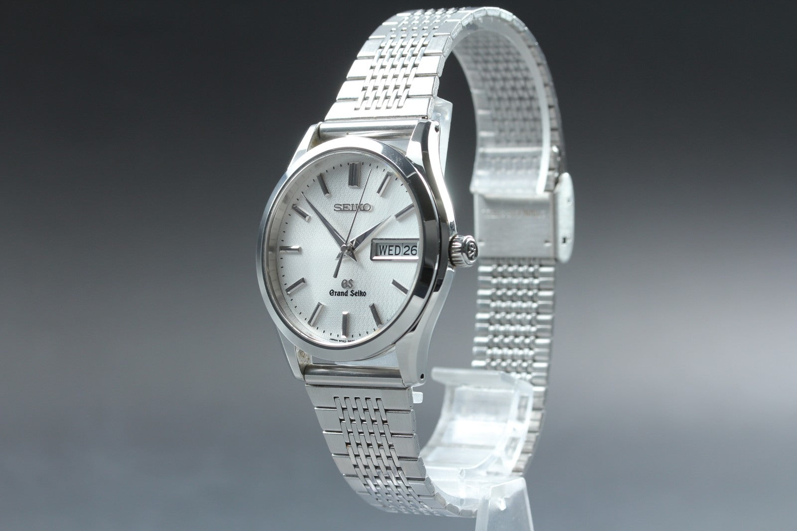 New Batt SEIKO Grand Seiko 9F83-9A00 Silver Quartz Day/Date Men's Watch 36mm JP