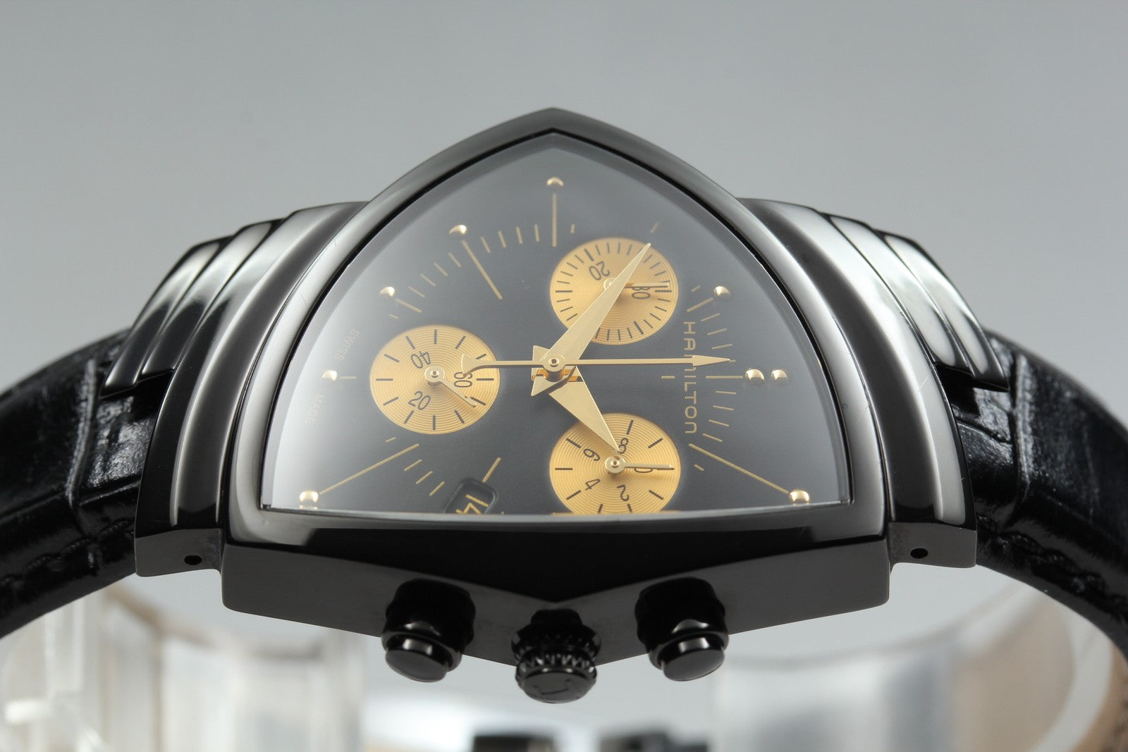 New Batt Hamilton Ventura H244020 Black Quartz Chronograph Men's 32mm Box