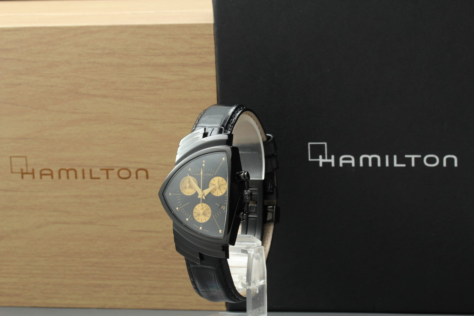 New Batt Hamilton Ventura H244020 Black Quartz Chronograph Men's 32mm Box