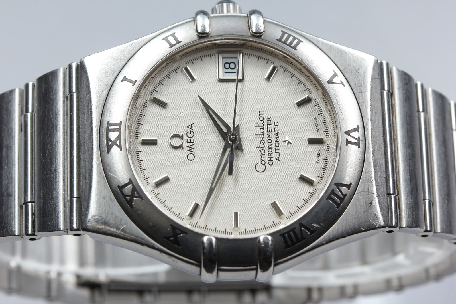 Vintage OMEGA Constellation 1502.3 Automatic White Date Men's Watch 35mm JAPAN