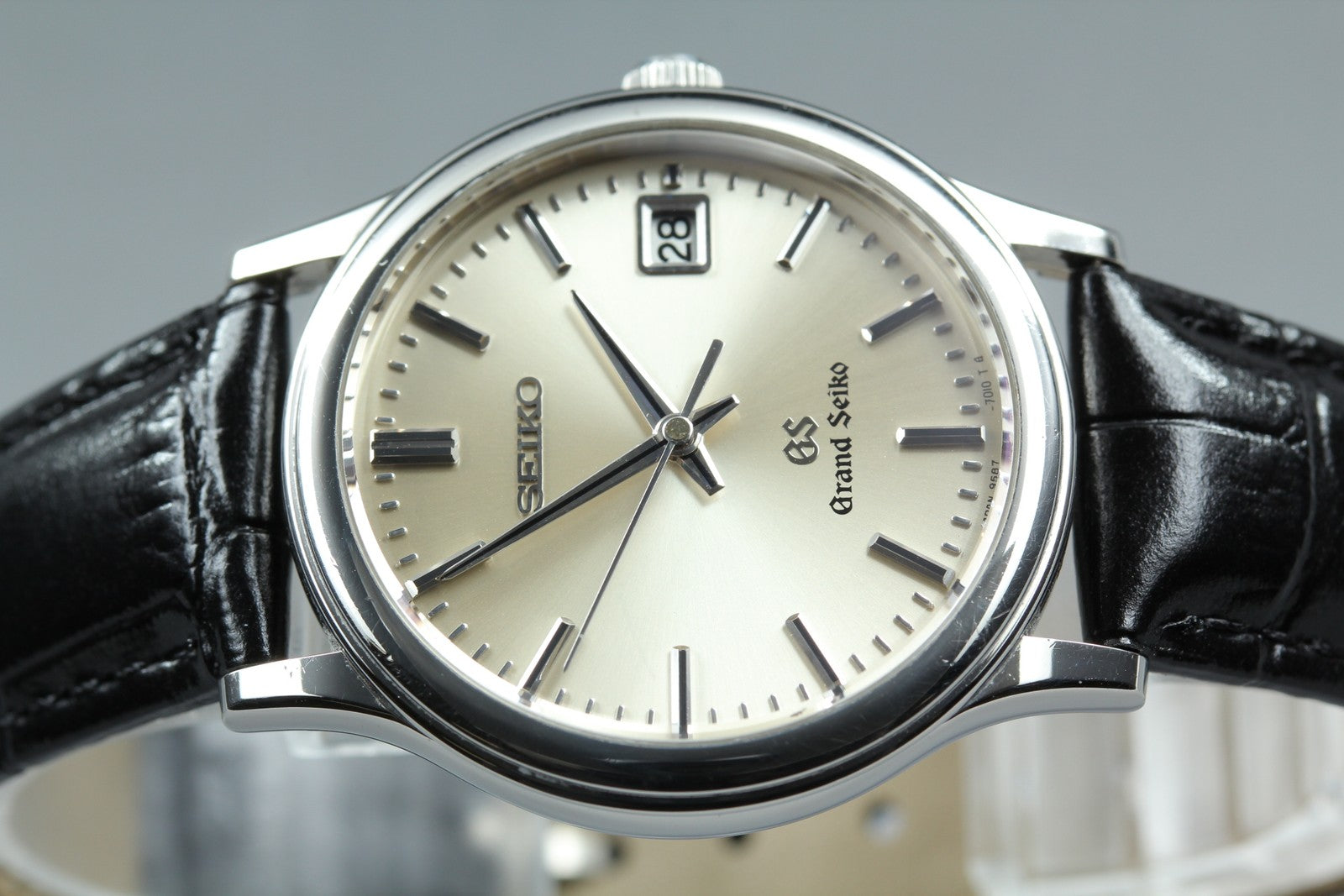 New Batt Vintage SEIKO Grand Seiko 9587-7010 Quartz Silver Men's Watch 34mm JP