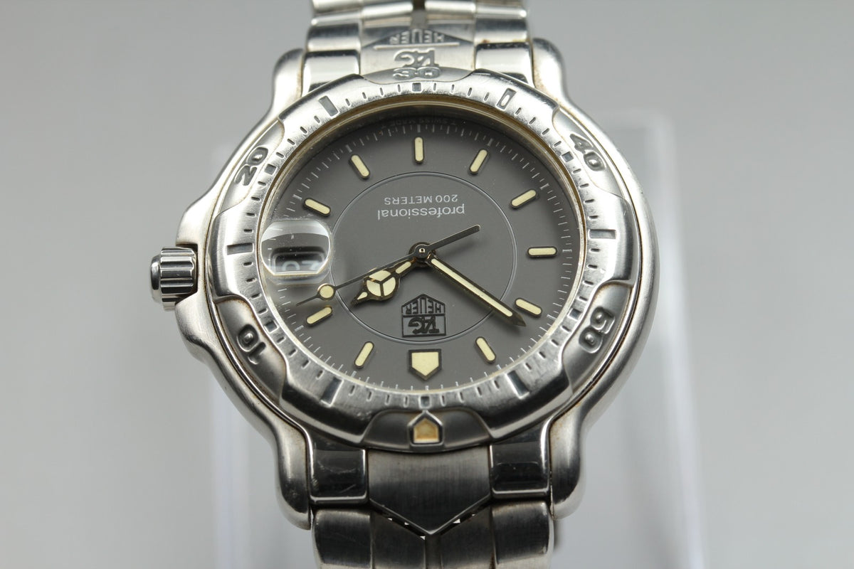 TAG HEUER Professional 6000 WH1112 Quartz Men's Gray Dial Watch 37mm From JAPAN