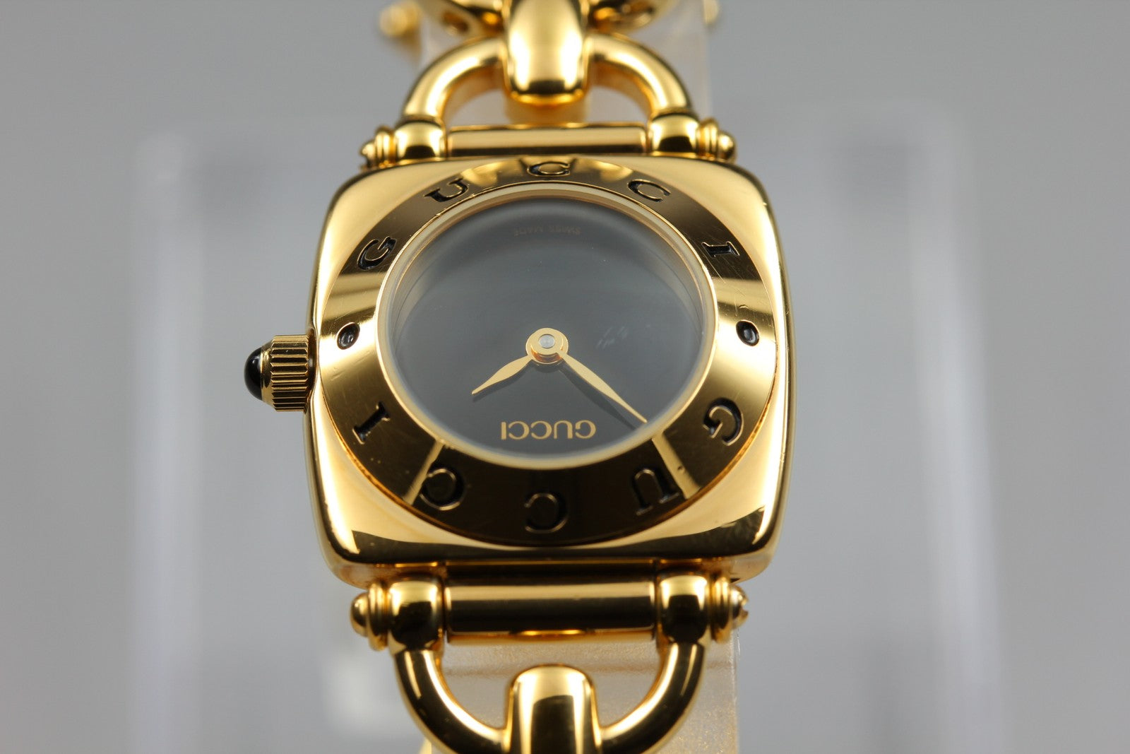 Vintage GUCCI Horsebit 6400L White Dial Gold 20mm Woman's Quartz Watch JAPAN