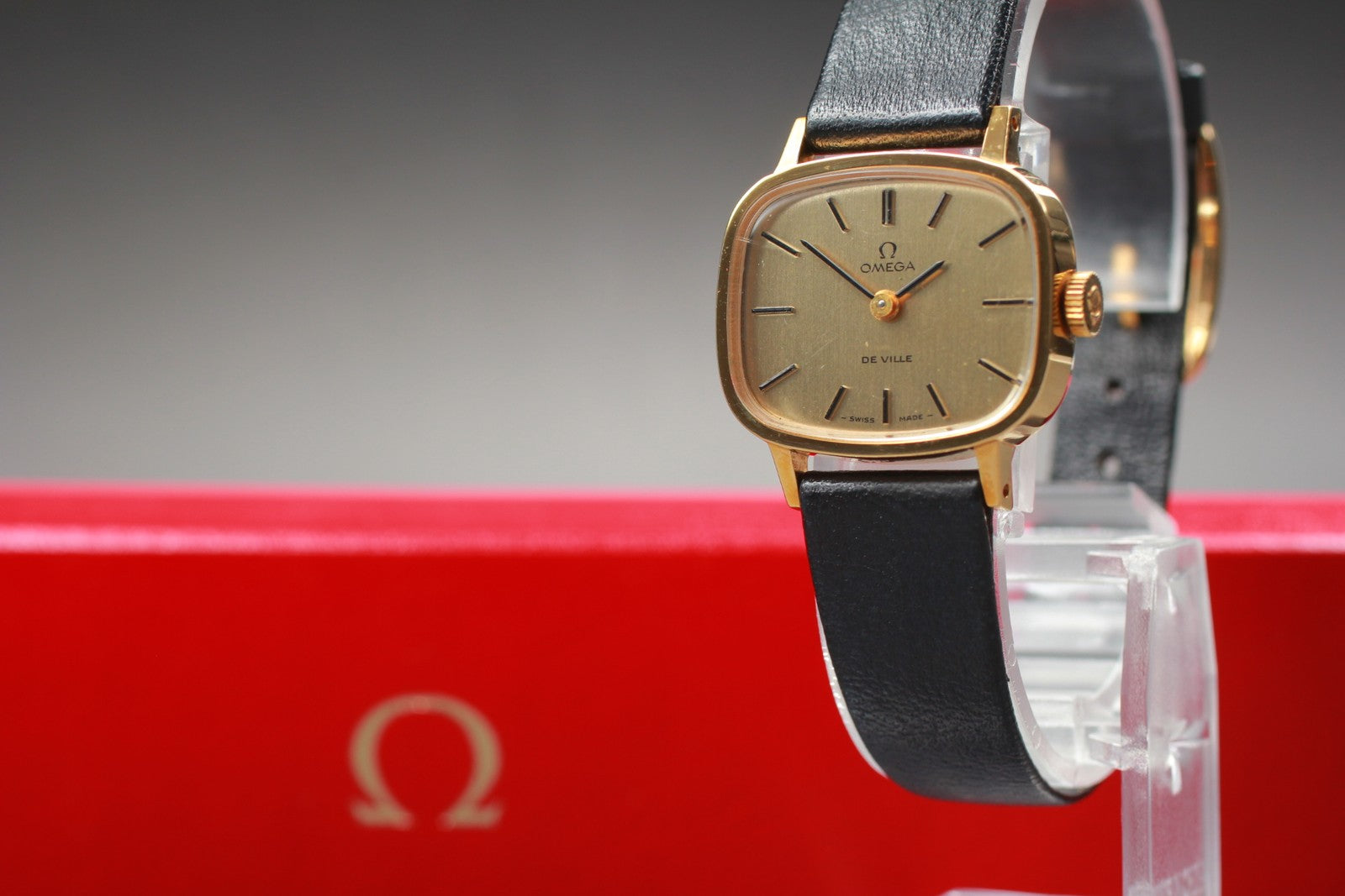 Vintage Exc+5 Box OMEGA De Ville Cal.625 511.0413 24mm Gold Manual Women's Watch