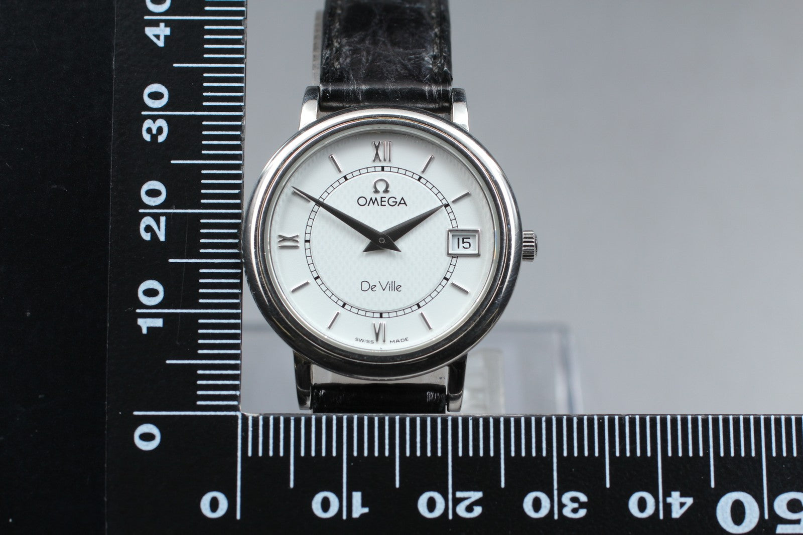 Vintage OMEGA De Ville 7824.21.01 Quartz White Dial Women's Watch 27mm JAPAN