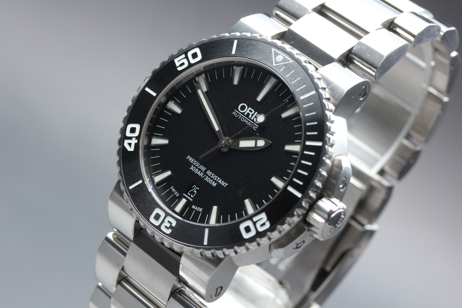 ORIS Aquis Date 7653-04 Automatic Black Dial Men's Watch 43mm From JAPAN Box