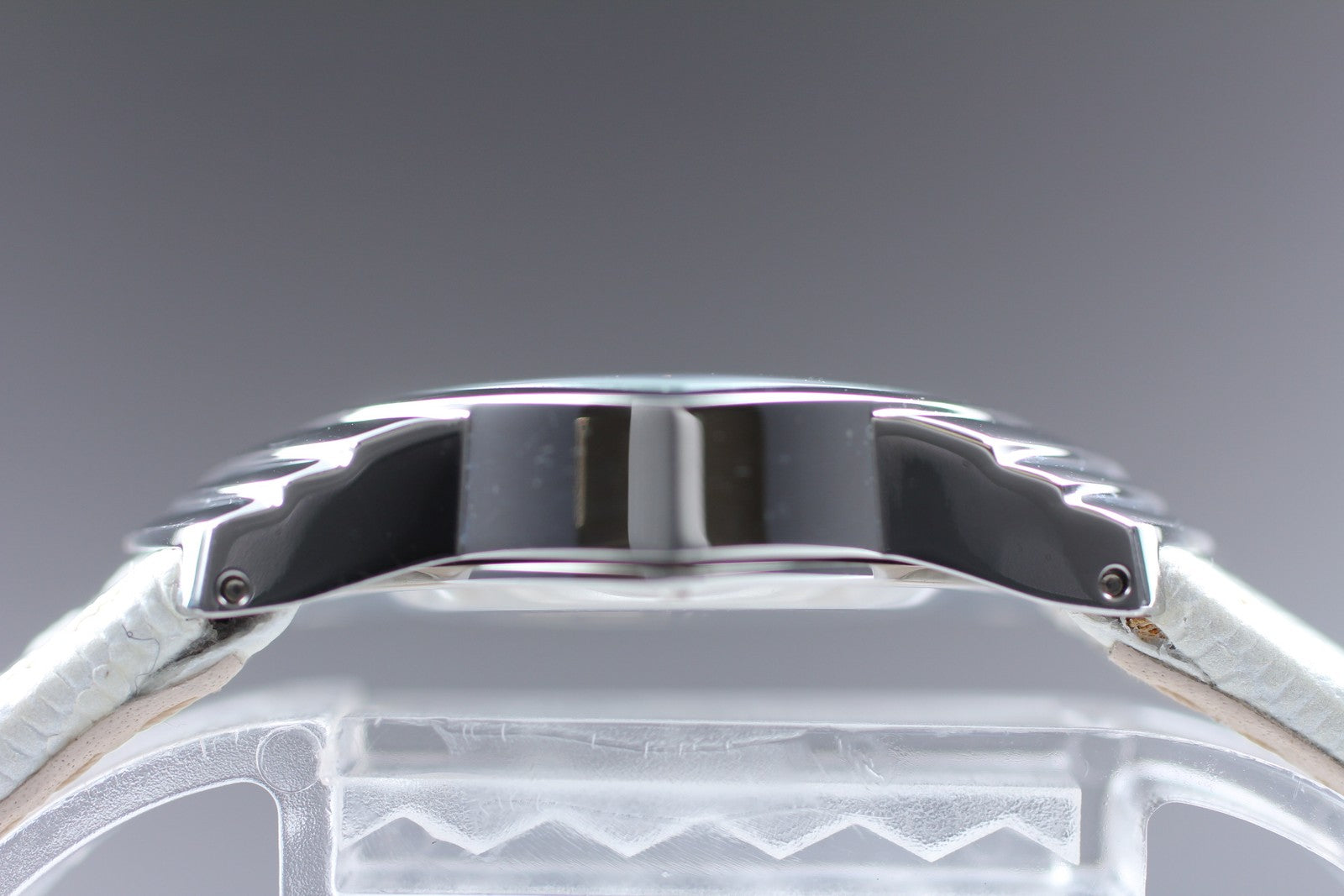 HAMILTON Ventura H242112 White Dial Quartz Women's Watch 25mm JAPAN Box