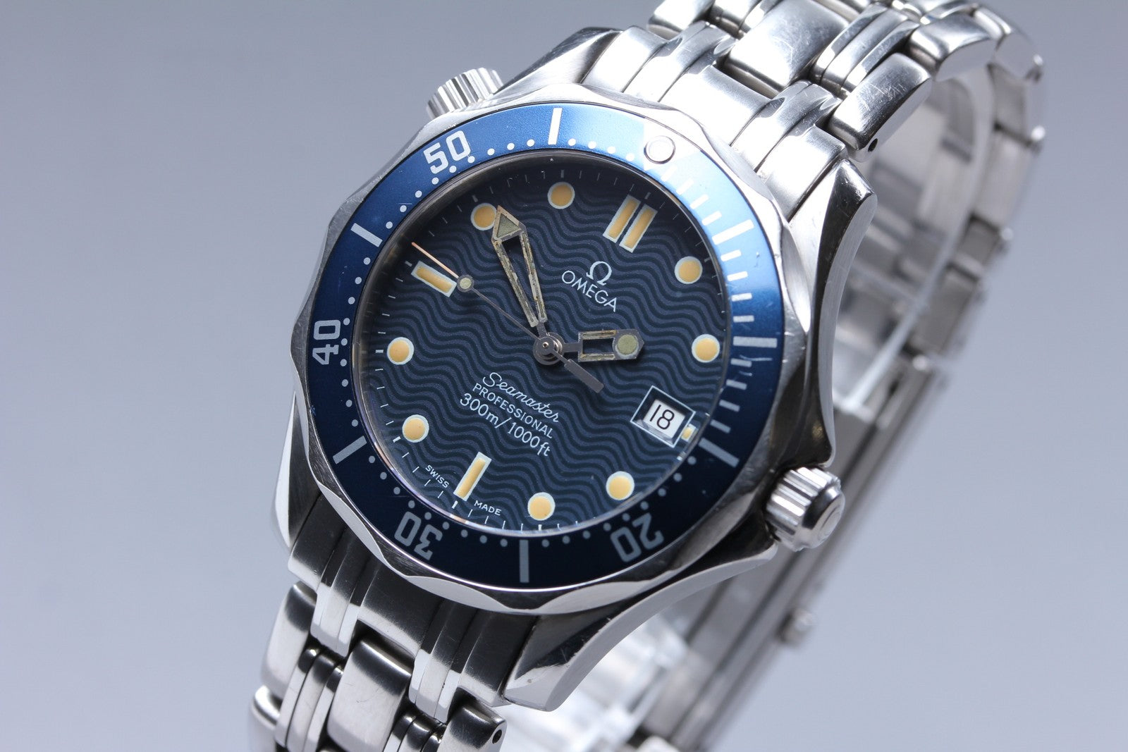 New Batt OMEGA Seamaster 300M 2561.80 Blue Quartz Date Men's Watch 36mm Japan