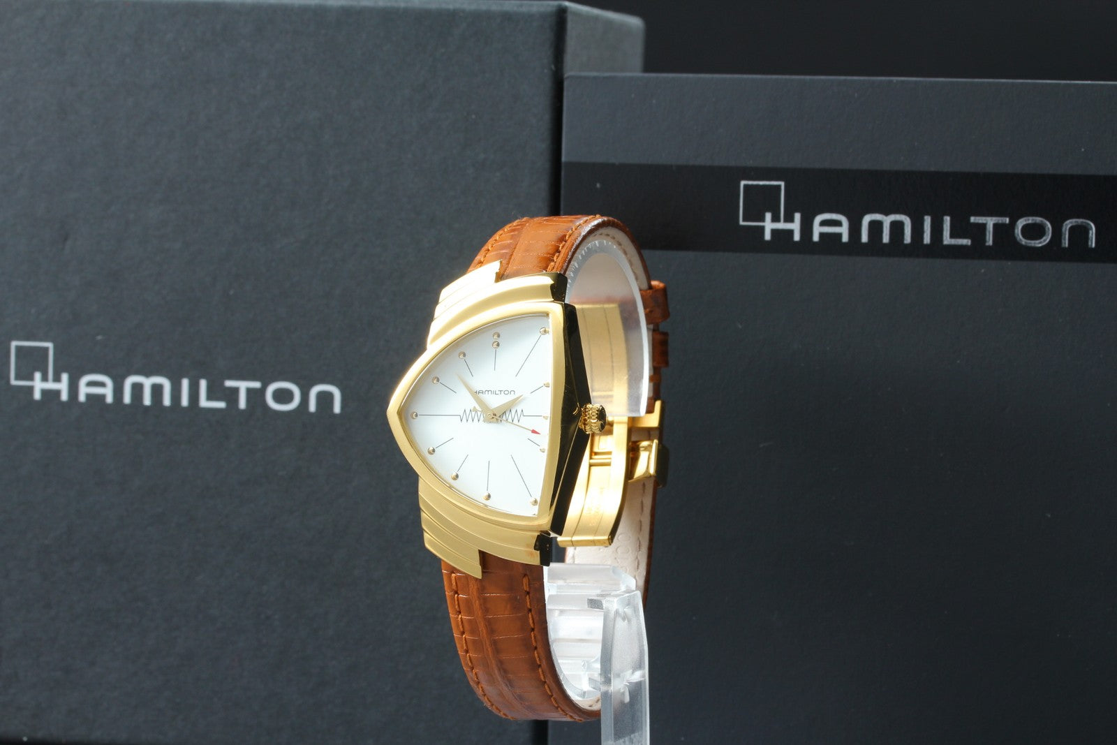 New Batt Hamilton Ventura H243010 H600243100 White Quartz Men's Watch 32mm Box