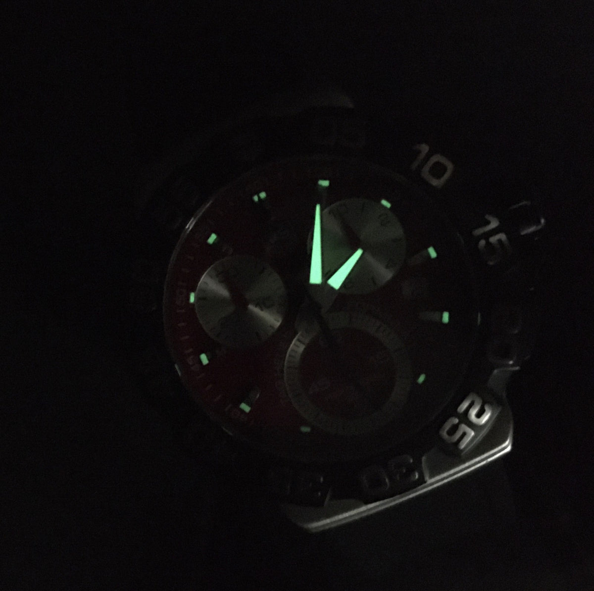 Used TAG Heuer Formula 1 CAH1112 Red Quartz Chronograph Men's Watch 42mm JAPAN