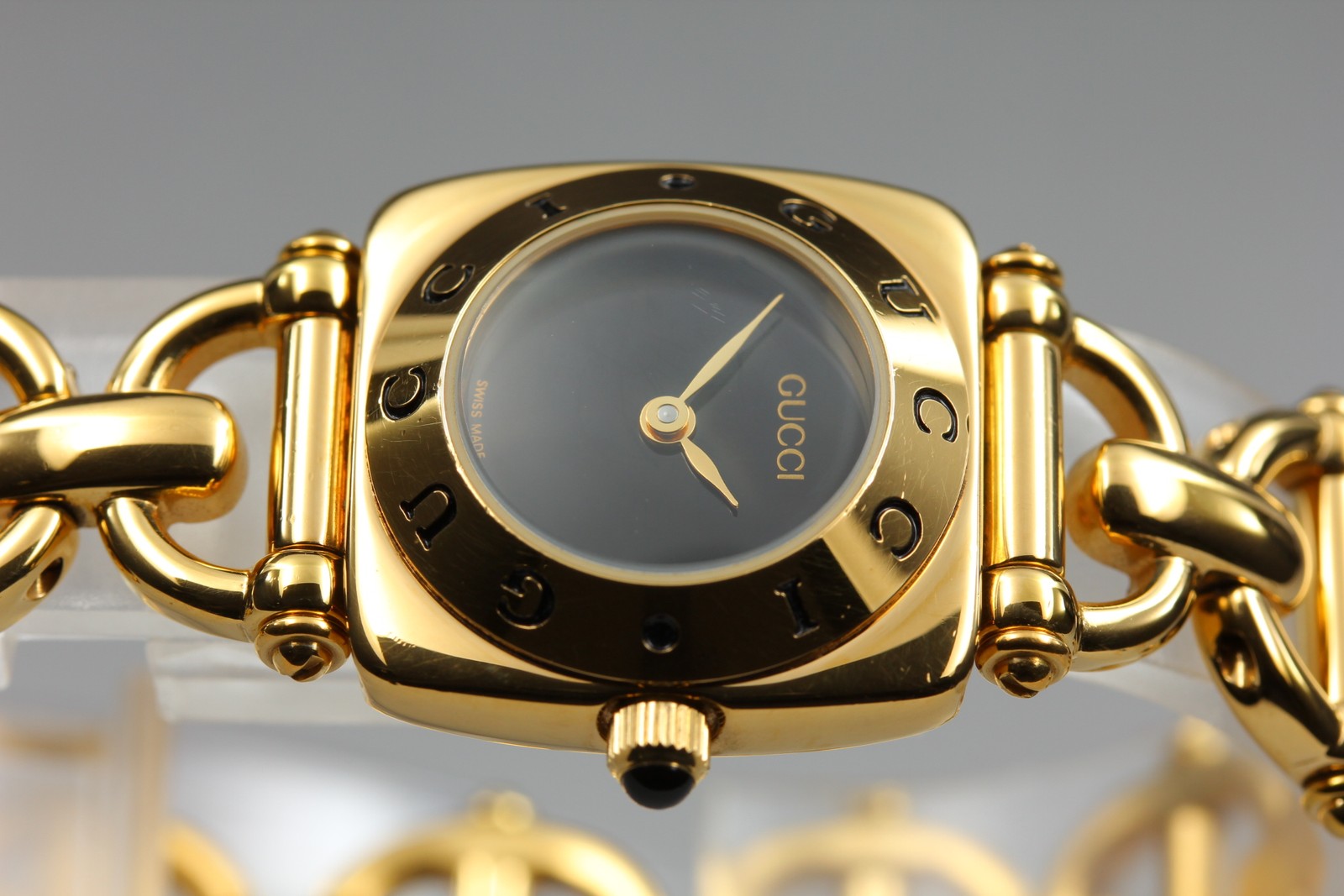 Vintage GUCCI Horsebit 6400L White Dial Gold 20mm Woman's Quartz Watch JAPAN