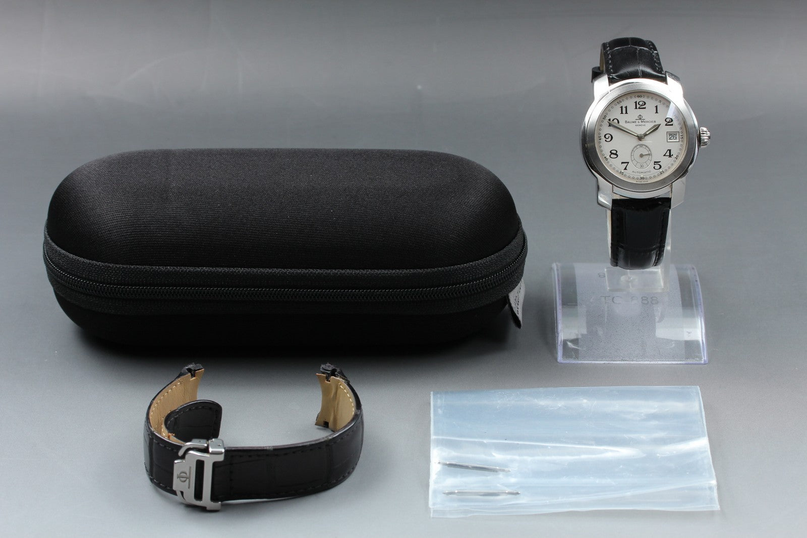 BAUMEļ¼MERCIER Capeland MV045221 Automatic Silver Date Men's Watch 37mm JAPAN