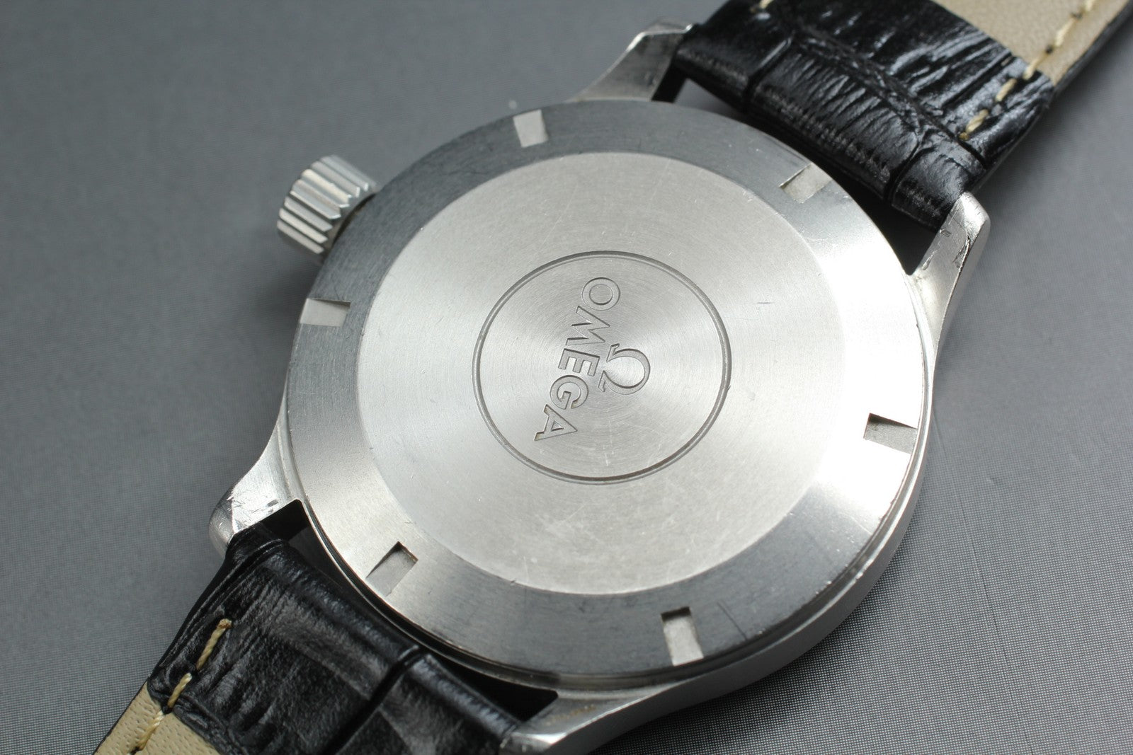 Vintage OMEGA Dynamic 5200.5 Automatic Black Date Men's Watch 36mm JAPAN