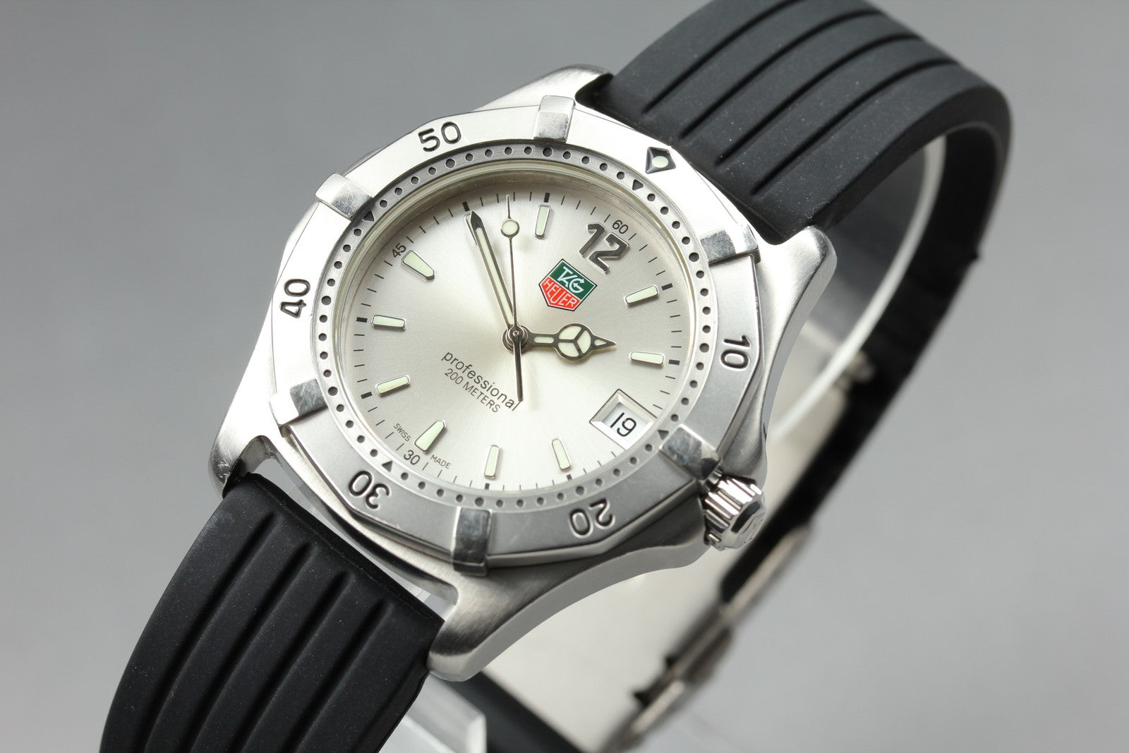 New Batt Vintage TAG HEUER Professional WK1112-1 Quartz Men's Watch 39mm JAPAN