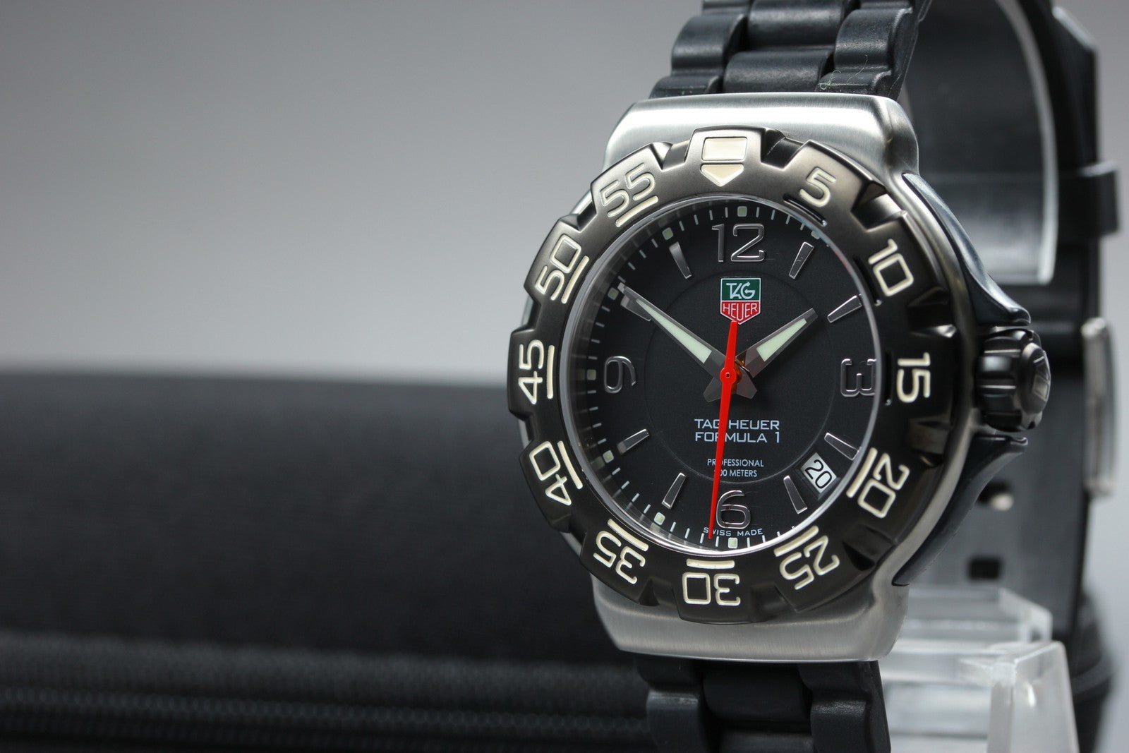 New Batt TAG HEUER Formula 1 WAC1110-0 Quartz Black Men's Watch 40mm JAPAN Box