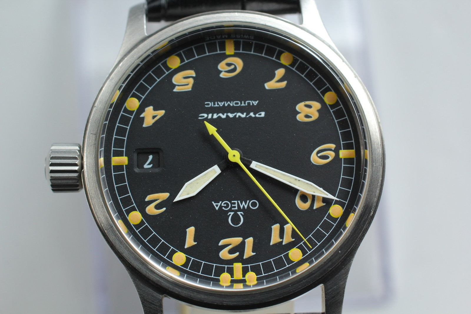 Vintage OMEGA Dynamic 5200.5 Automatic Black Date Men's Watch 36mm JAPAN