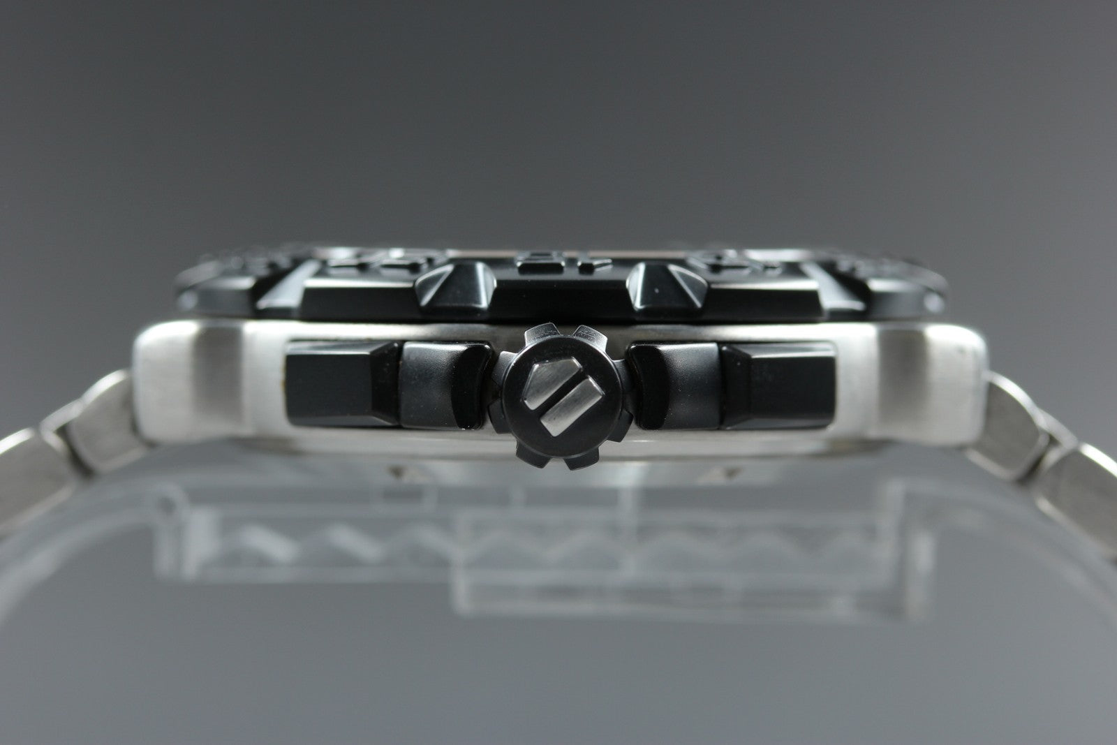TAG Heuer Formula 1 CAH1011 Quartz White Dial Date Men's Watch 44mm JAPAN
