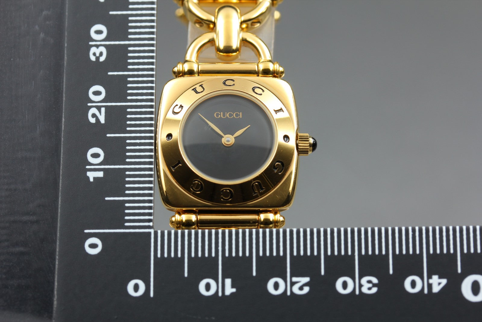 Vintage GUCCI Horsebit 6400L White Dial Gold 20mm Woman's Quartz Watch JAPAN