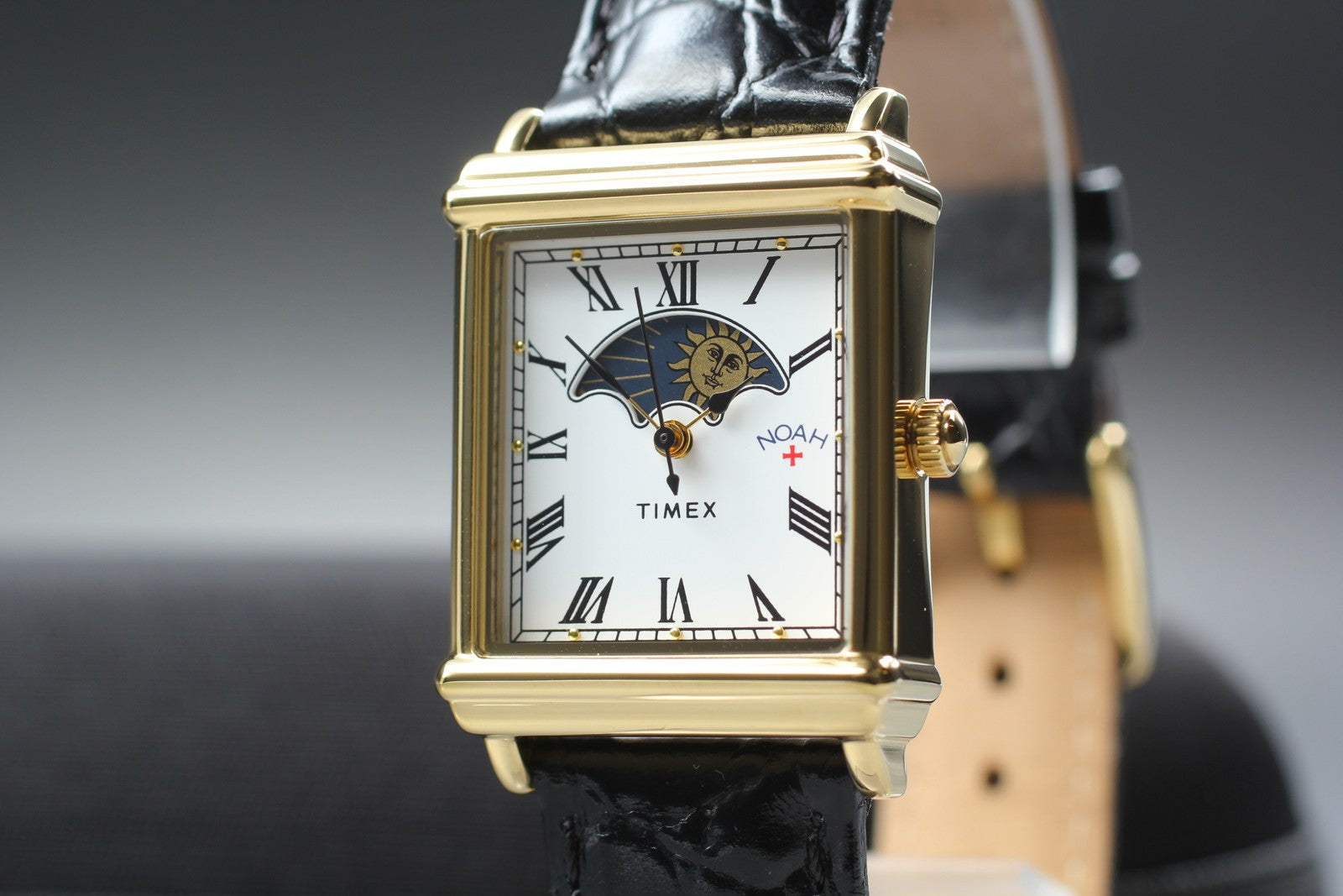 NOAH × TIMEX Sun and Moon Watch TW2W72800 25mm Gold Black Men's Quartz Watch