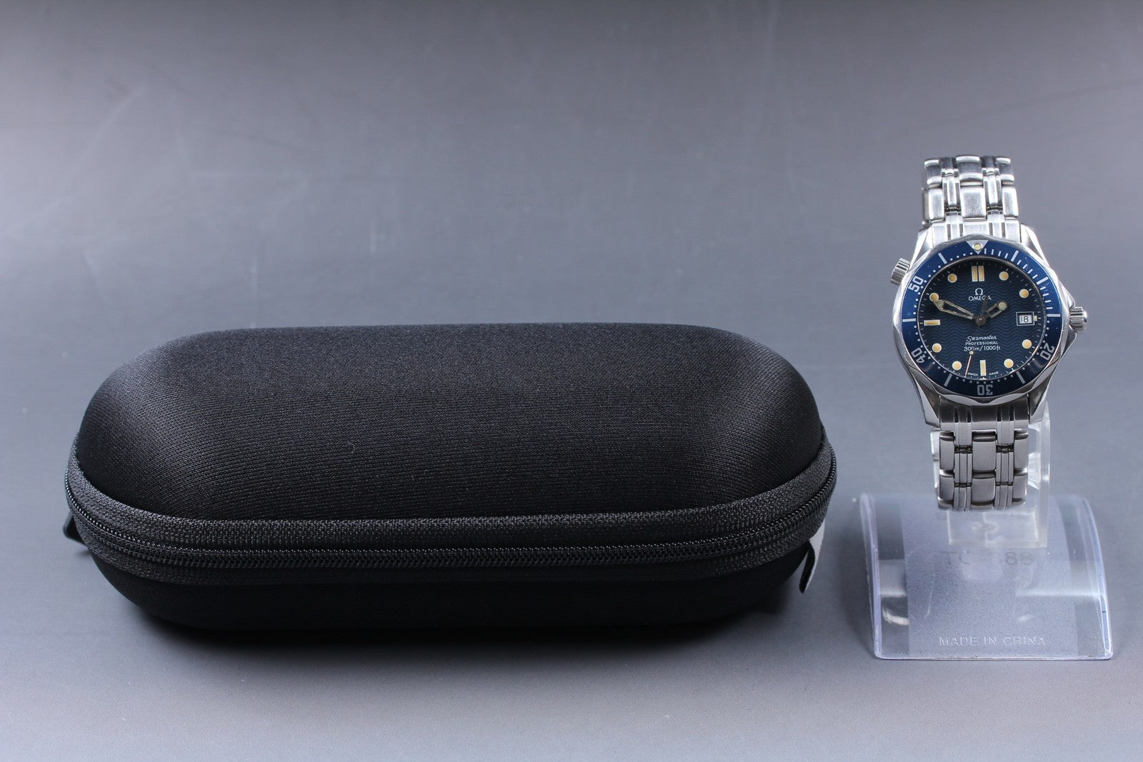 New Batt OMEGA Seamaster 300M 2561.80 Blue Quartz Date Men's Watch 36mm Japan