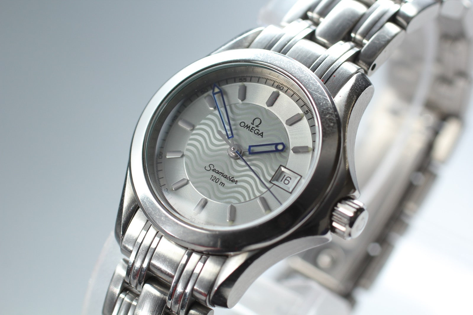 Vintage OMEGA Seamaster 120m 2581.31 Quartz Silver Women's Watch 27mm JAPAN Box