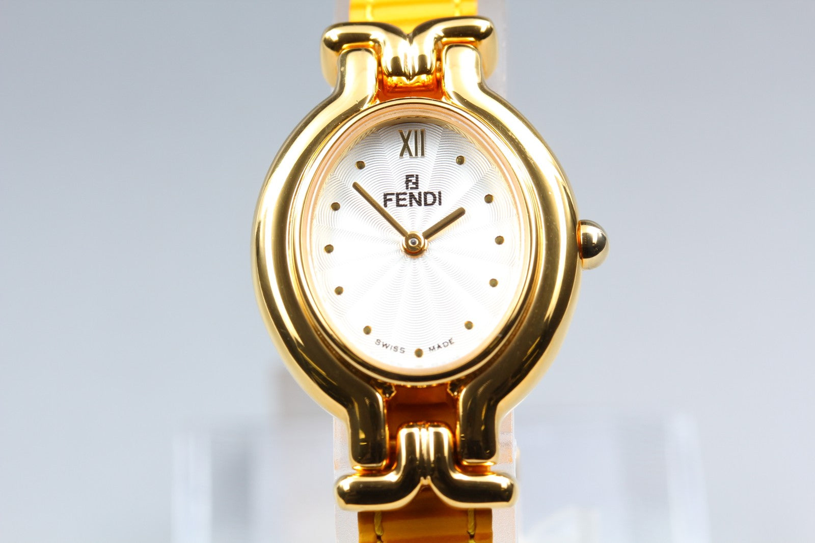 Vintage FENDI 640L Chameleon Change Yellow Belt Gold Women's Quartz Watch