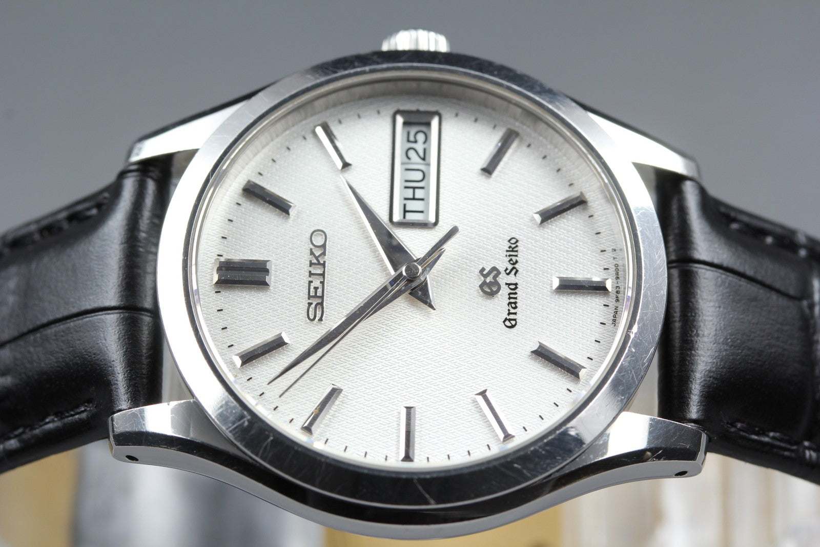 GRAND SEIKO 9F83-9A00 GS 36mm Silver White Day/Date Quartz Men's Watch JAPAN