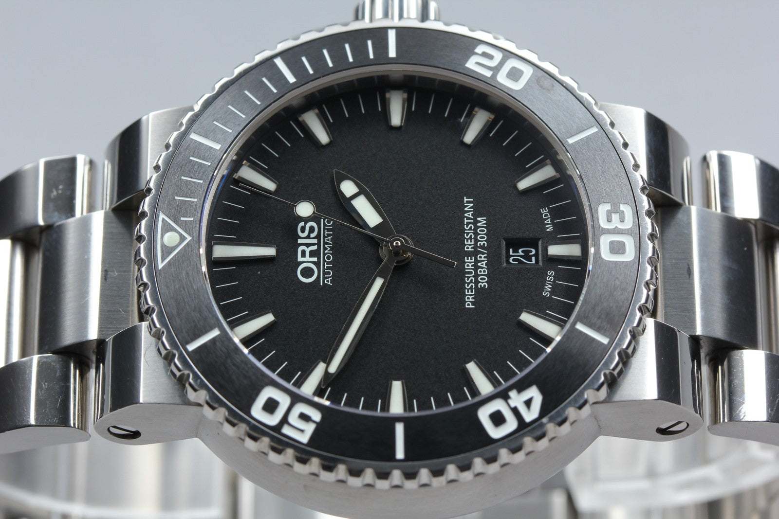 ORIS Aquis Date 7653-04 Automatic Black Dial Men's Watch 43mm From JAPAN Box
