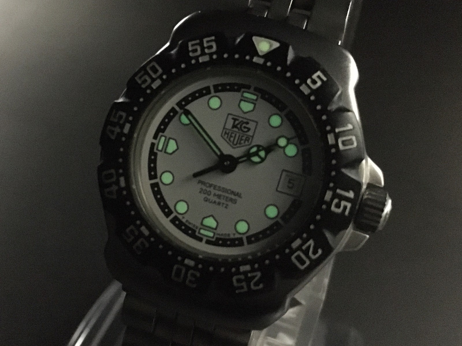 Vintage TAG Heuer Formula 1 WA1418 White Quartz Women's Watch 28mm From JAPAN