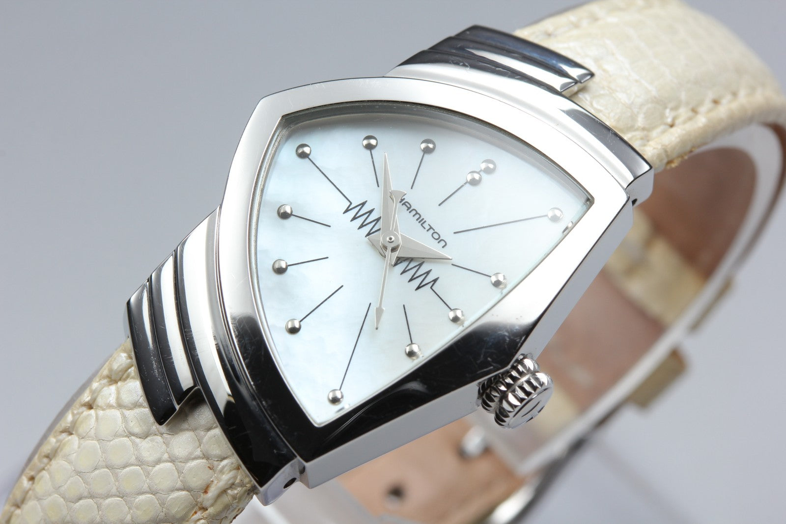 New Batt Hamilton Ventra H242111 Quartz Shell Dial Women's Watch 24mm JAPAN Box