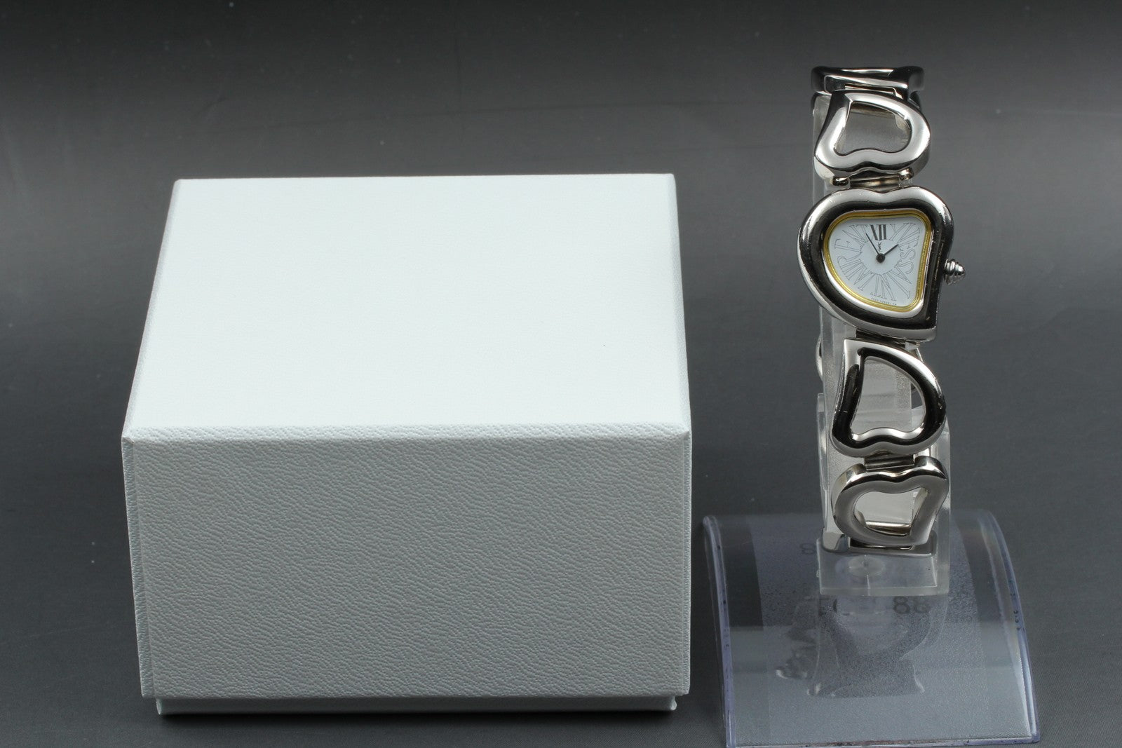 Yves Saint Laurent Heart Silver 4520-H15556 24mm Women's Watch Quartz Vintage
