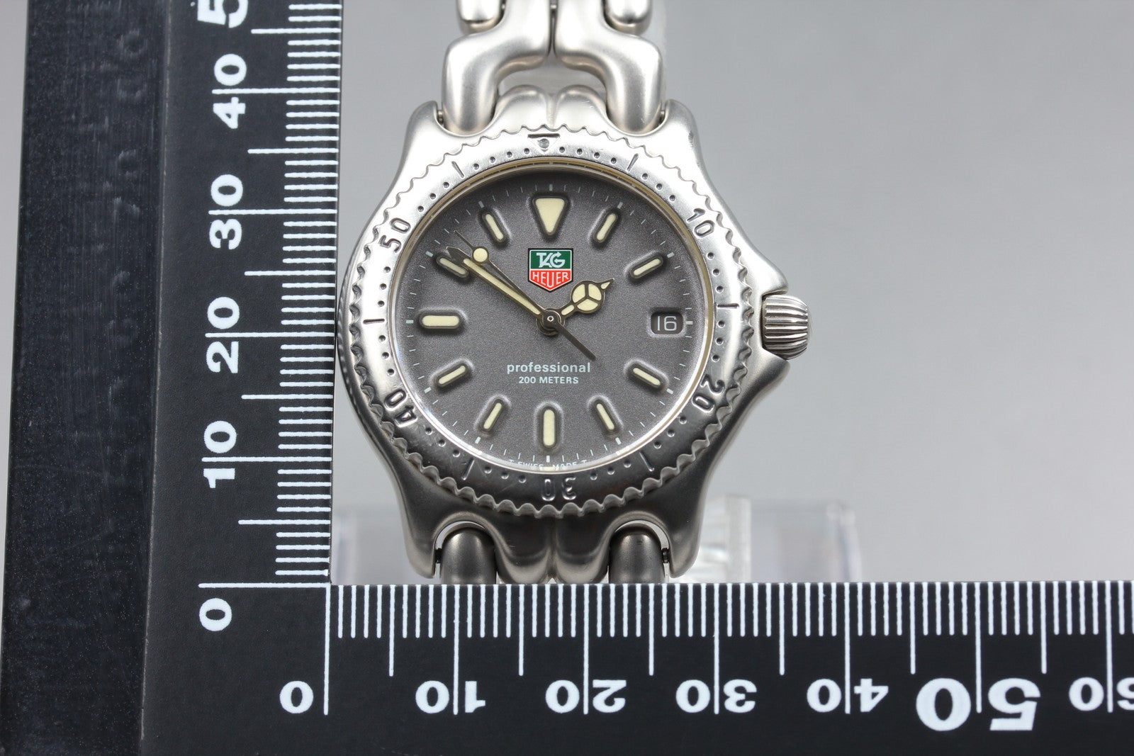 TAG HEUER SEL Professional S99.213K Quartz Gray Dial Men's Watch 33mm JAPAN