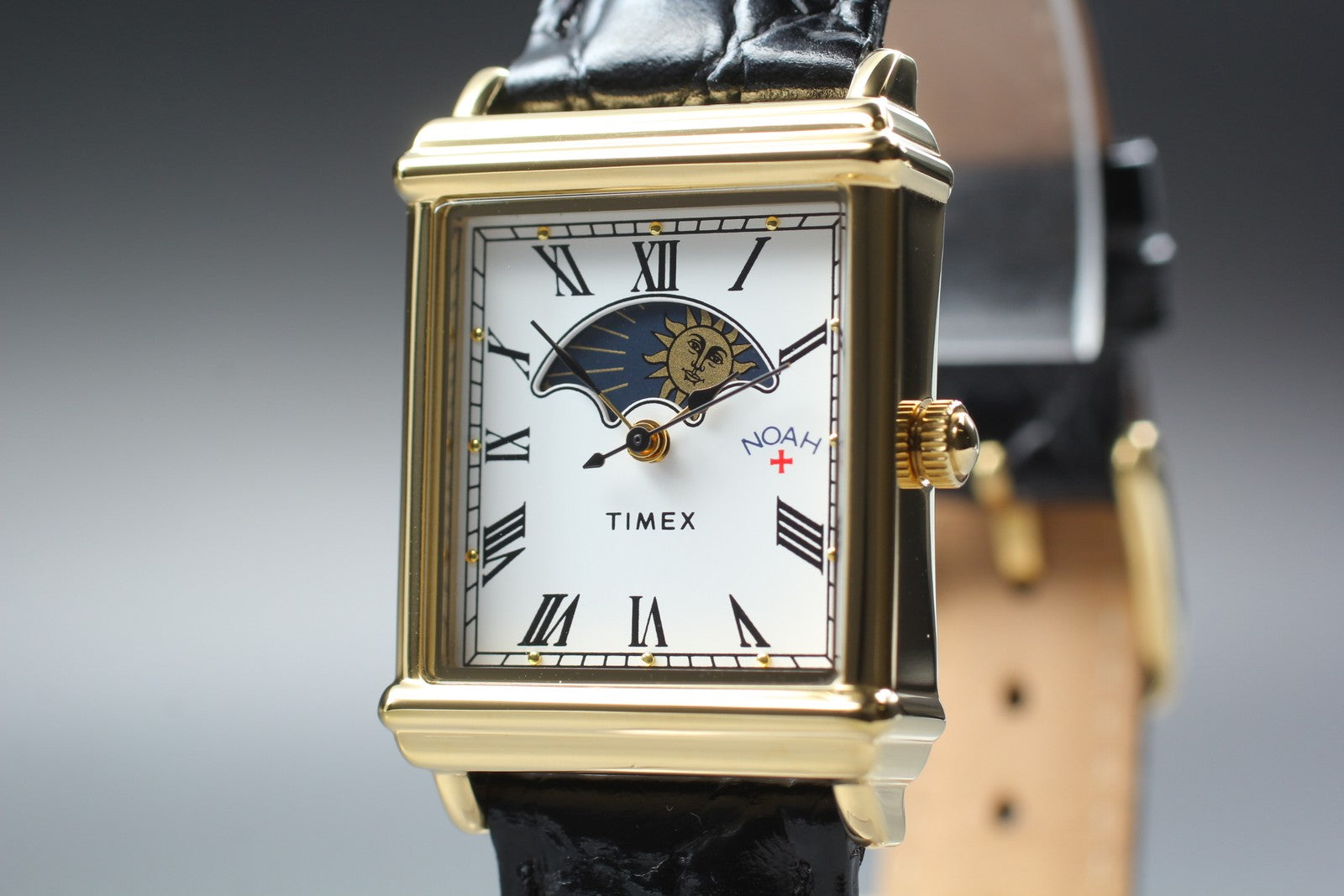 NOAH × TIMEX Sun and Moon Watch TW2W72800 25mm Gold Black Men's Quartz Watch