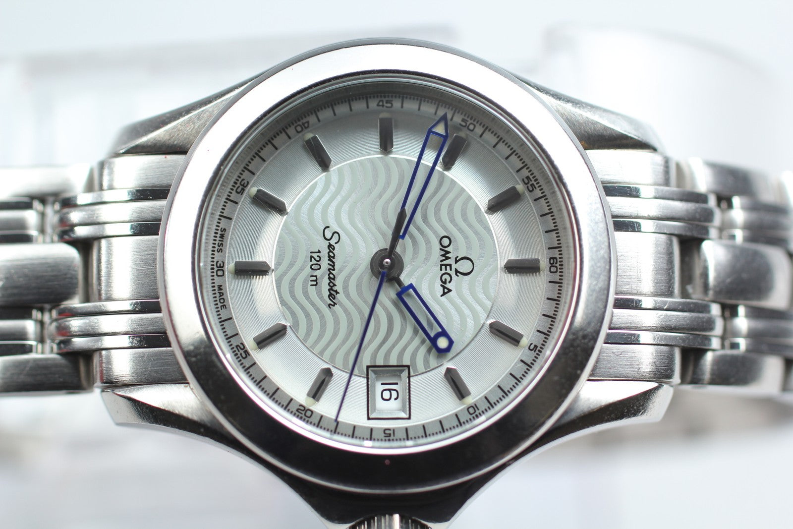 Vintage OMEGA Seamaster 120m 2581.31 Quartz Silver Women's Watch 27mm JAPAN Box