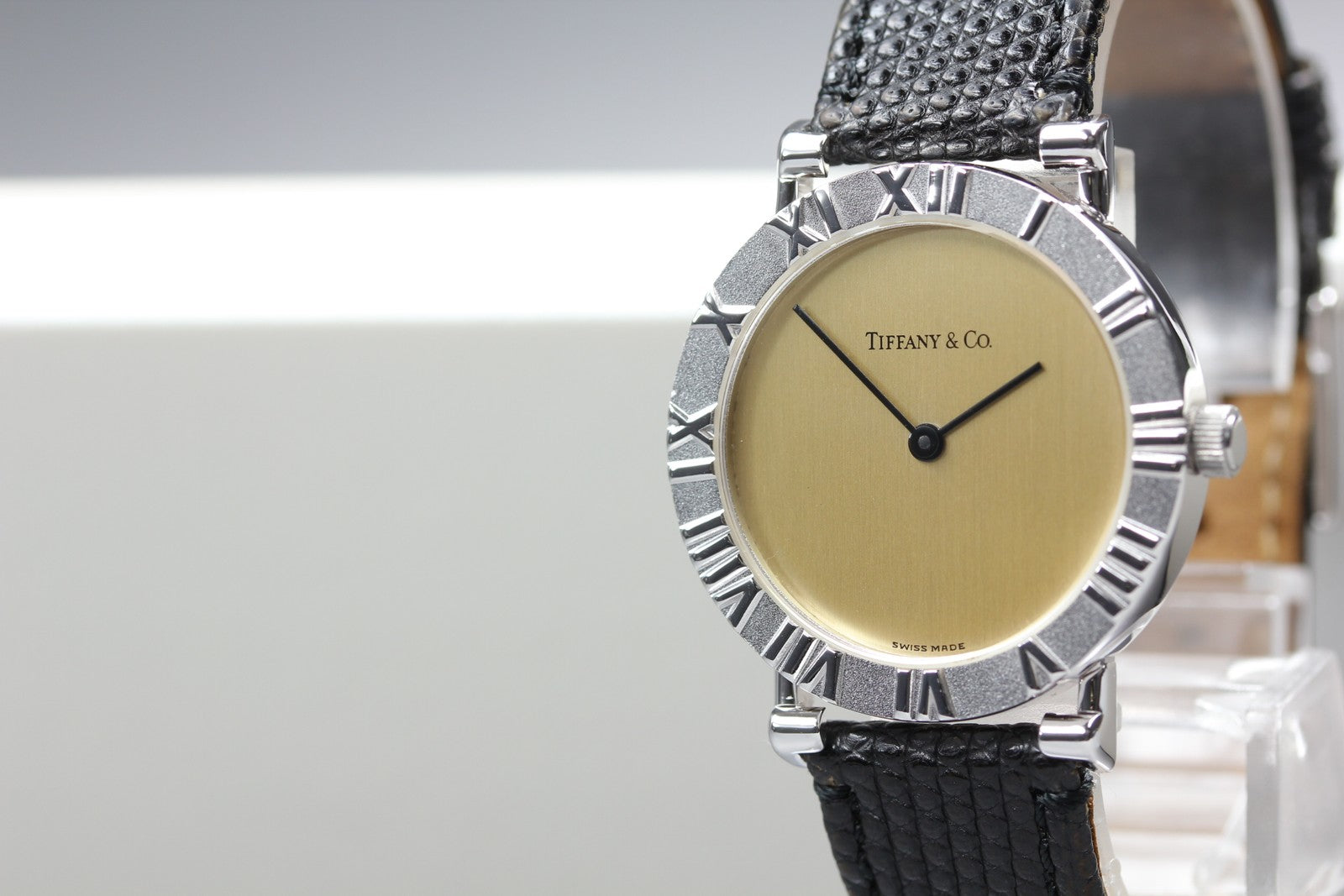 Tiffany & Co Atlas M0640 31mm Roman Silver Black Leather Unisex Quartz Watch