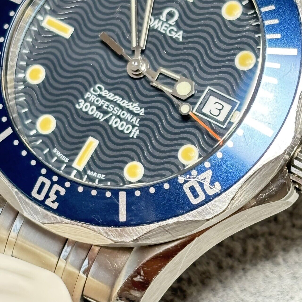 5680315