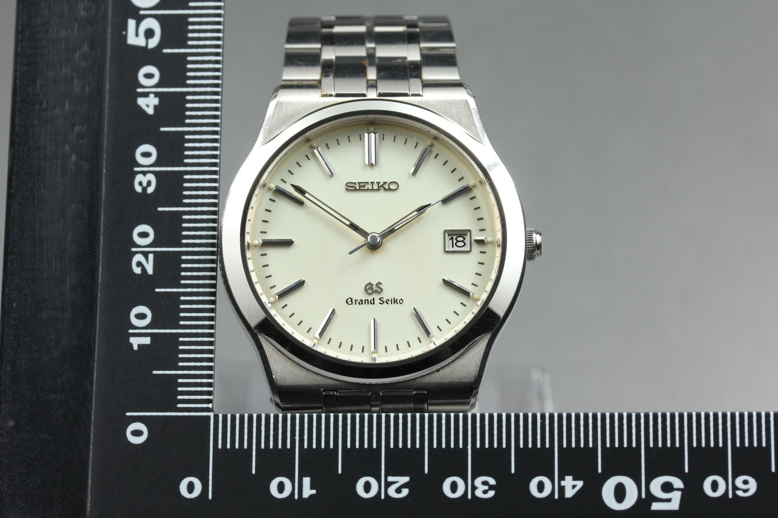 Vintage SEIKO Grand Seiko 8N65-9000 Quartz Unisex Silver Watch 36mm From JAPAN