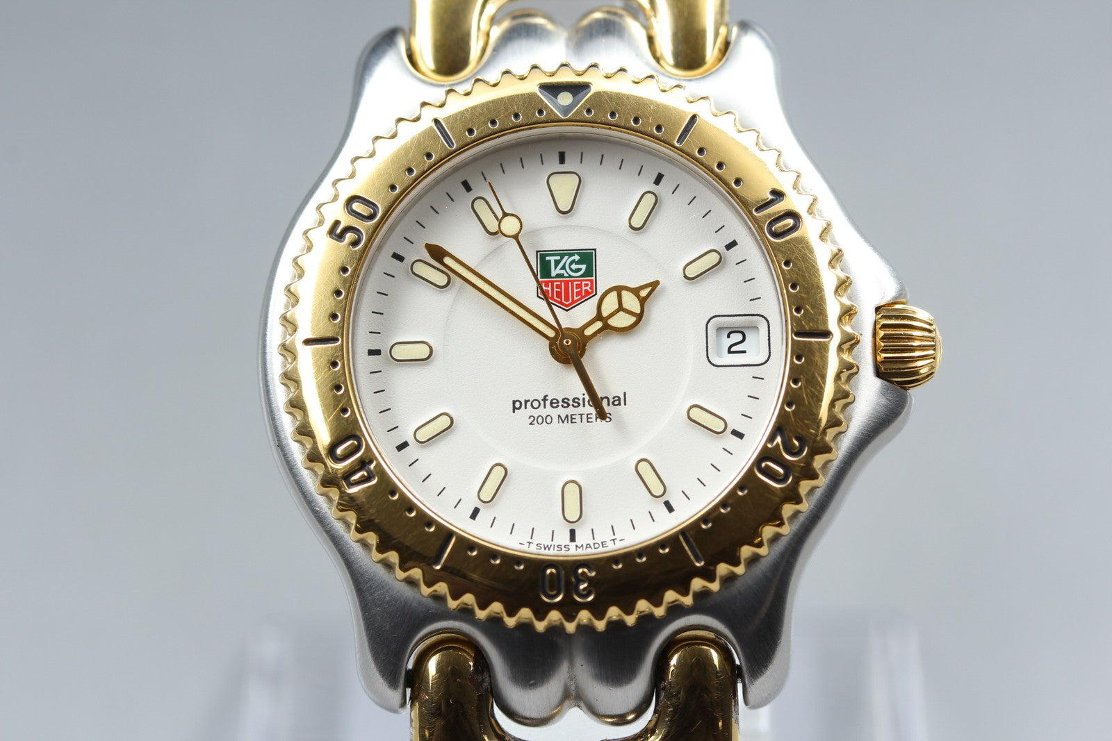 TAG HEUER Professional WG1122-0 Quartz White Dial Date Men's Watch 37mm JAPAN