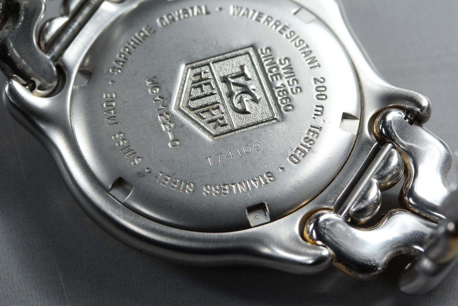 TAG HEUER Professional WG1122-0 Quartz White Dial Date Men's Watch 37mm JAPAN