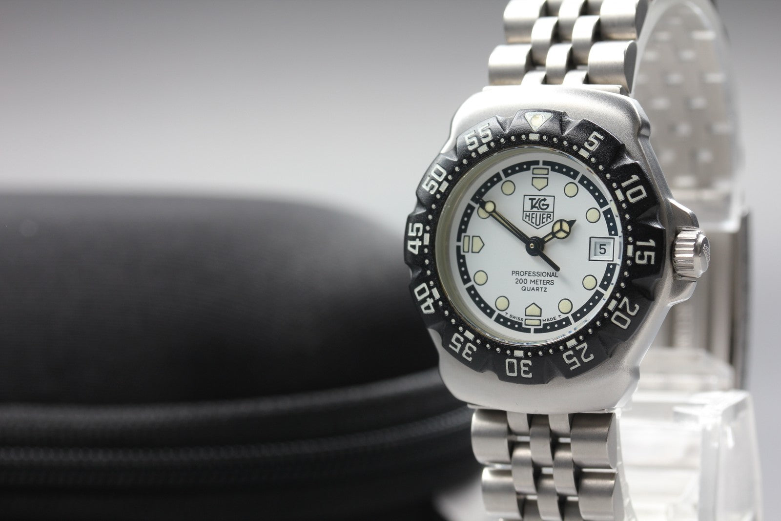 Vintage TAG Heuer Formula 1 WA1418 White Quartz Women's Watch 28mm From JAPAN