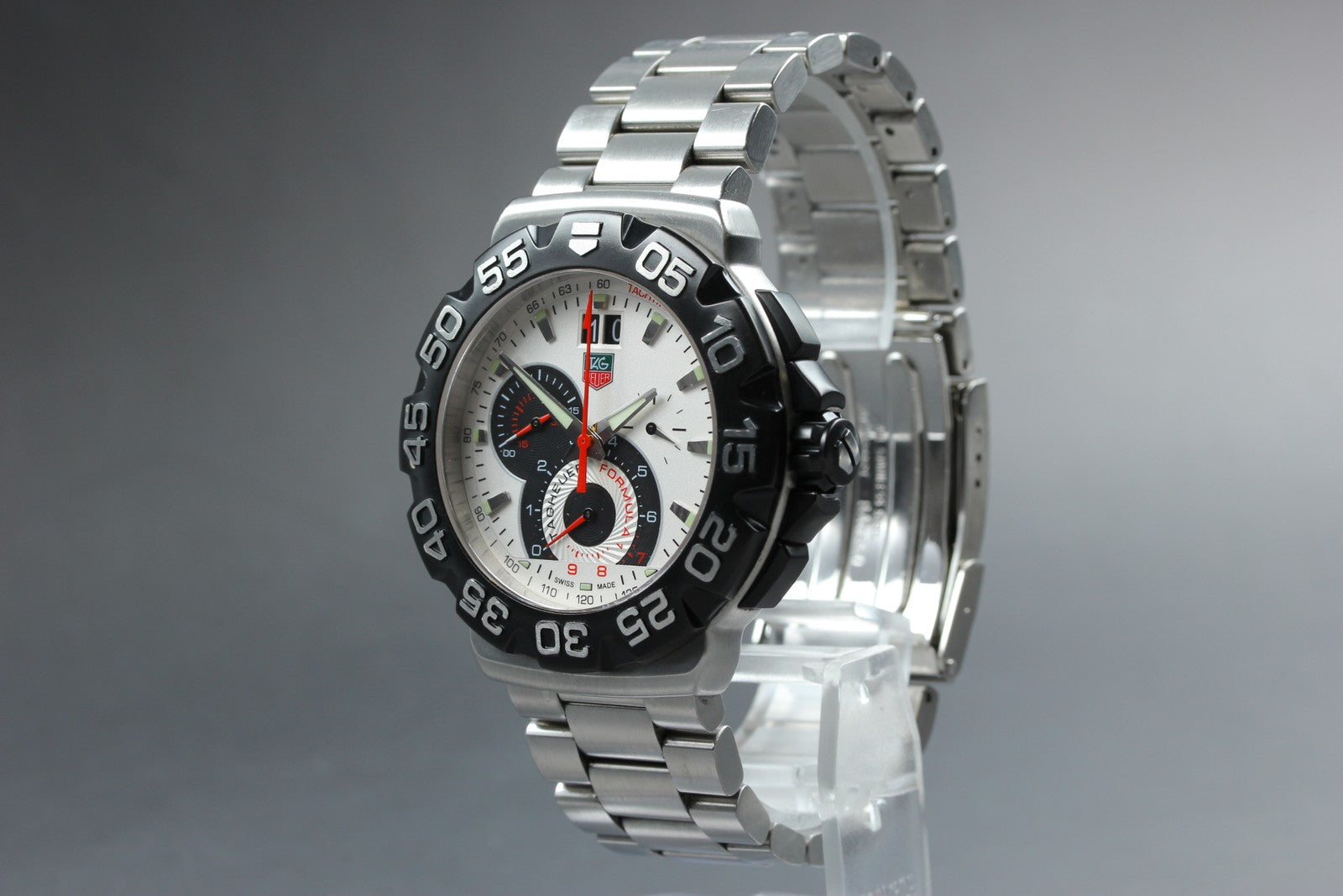 TAG Heuer Formula 1 CAH1011 Quartz White Dial Date Men's Watch 44mm JAPAN