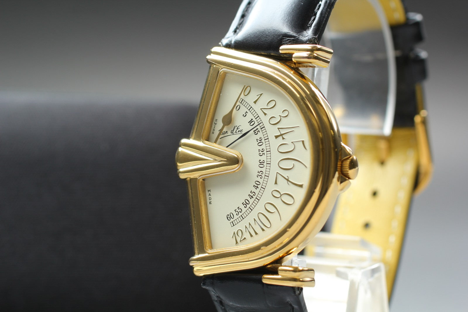 Vintage Jean d'eve Sectora Gold 30mm Black Unisex Quartz Watch JAPAN